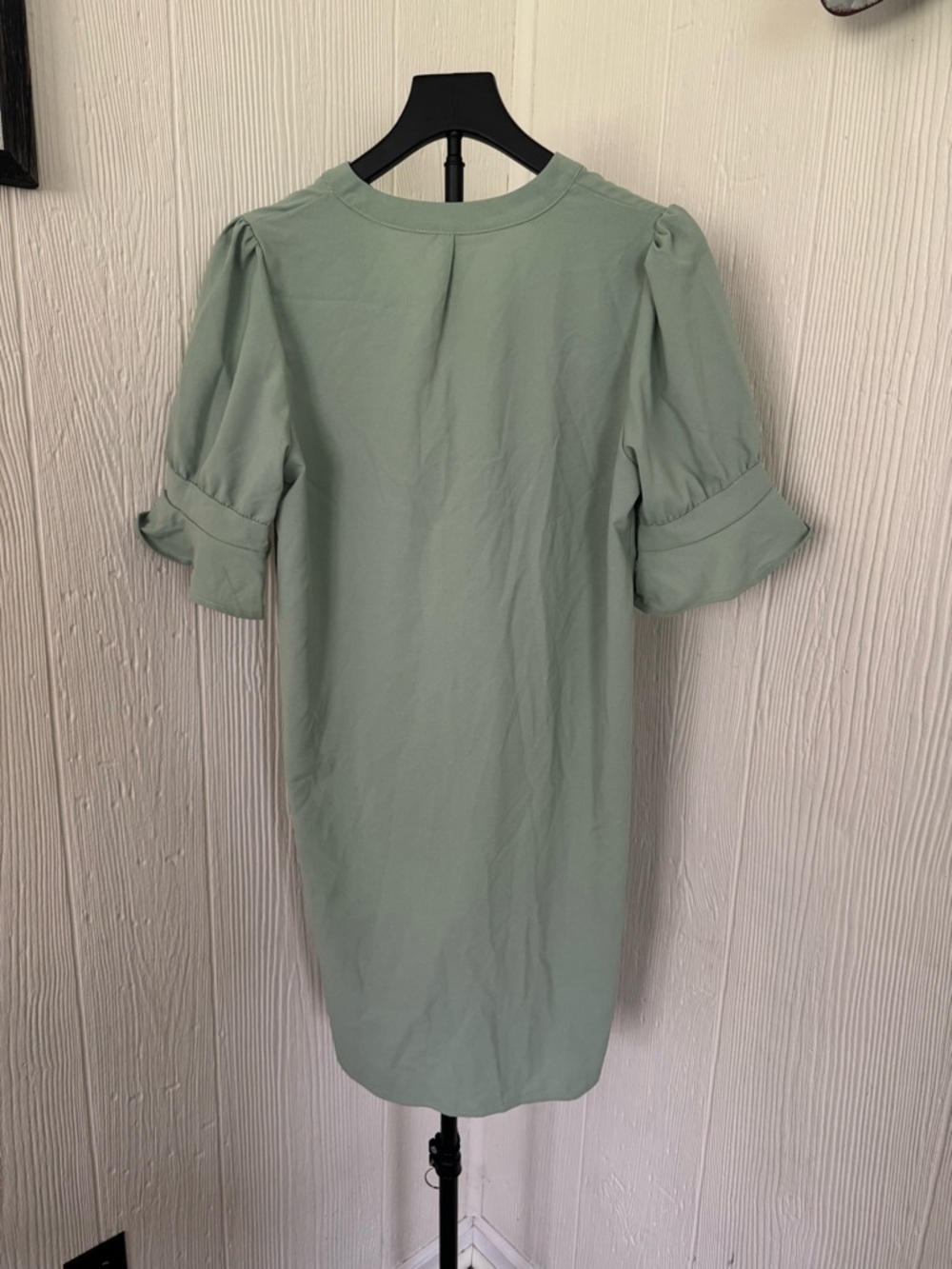 Light Sage Green Short Sleeve Shift Dress - Picture 2 of 3